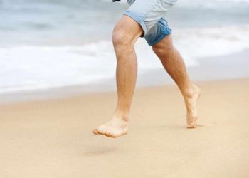 mơ thấy chân trần