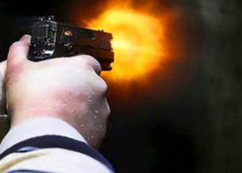 mơ thấy bị bắn