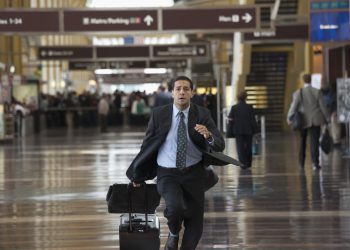 mơ thấy lỡ chuyến bay