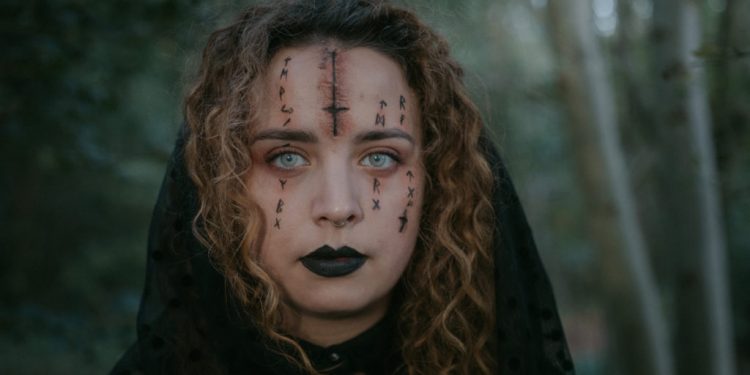 Mơ thấy phù thủy cảnh báo điều gì? Nằm mơ gặp phù thủy đánh số gì đẹp nhất?