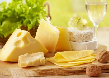 mơ thấy ăn pho mát