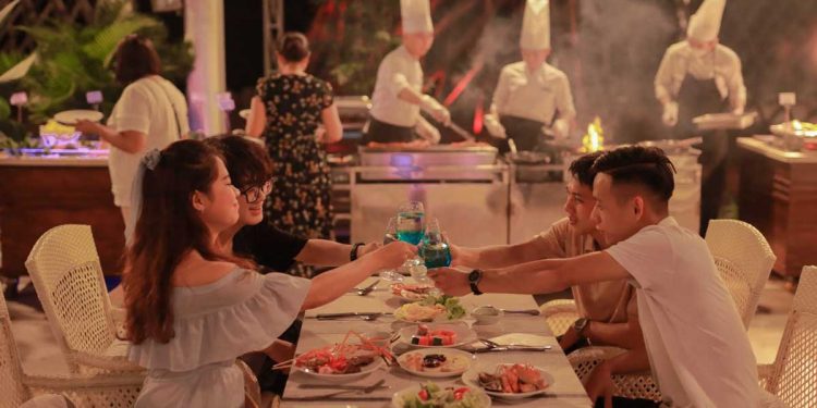 Mơ thấy ăn uống có ý nghĩa như thế nào? Là tốt hay xấu?