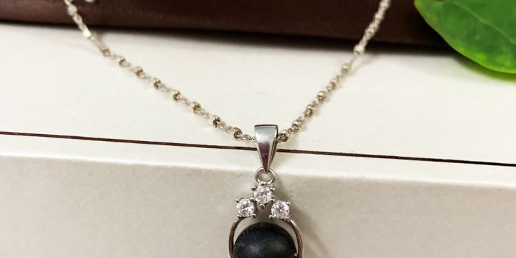 mơ về dây chuyền